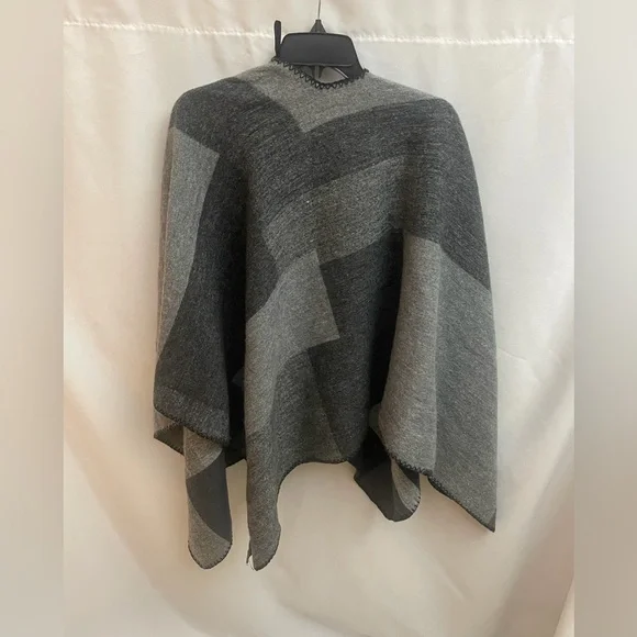 H&M One Size Gray Black Colorblock Open Front Shawl Cardigan Wrap - Picture 2 of 4